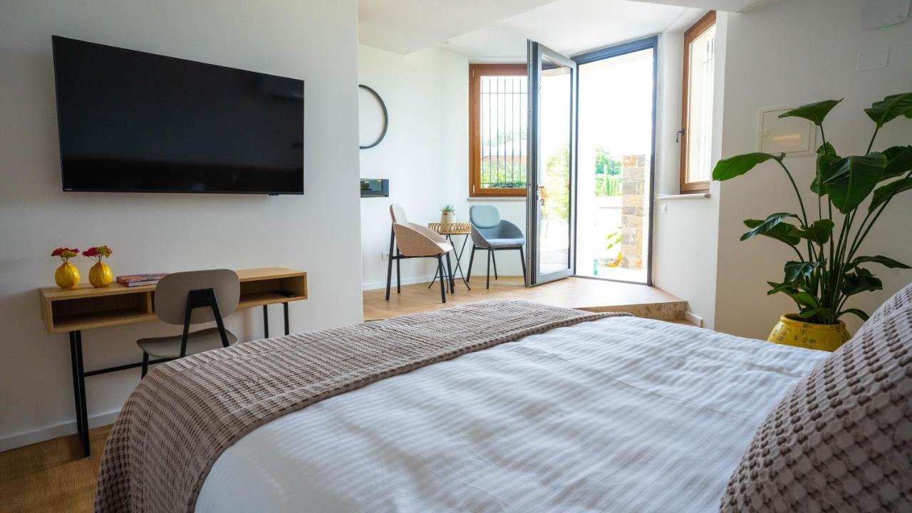 Maravida Vacation Rooms Dobrovo Exterior photo